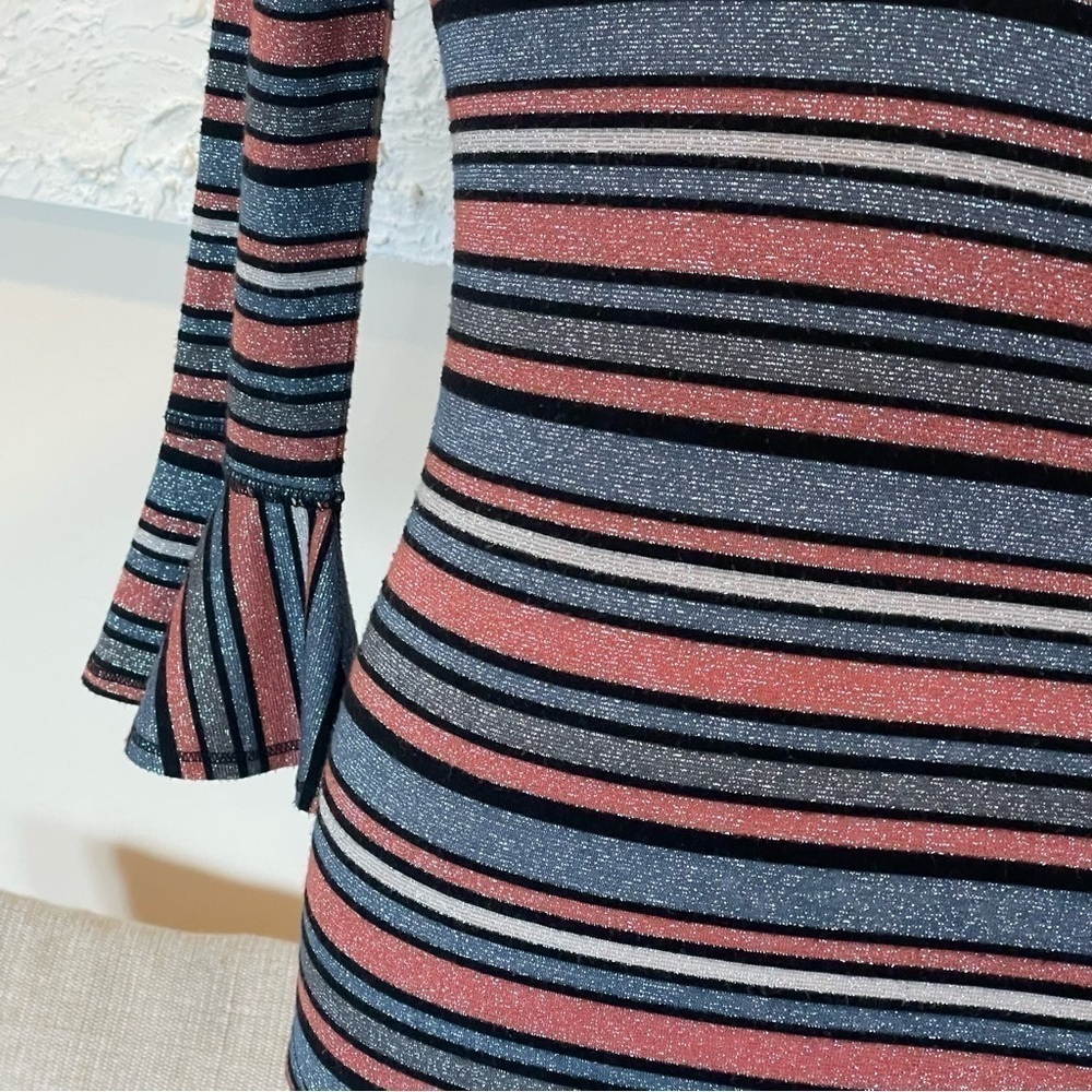 Free People Women's Sz Small Multi-Color Metallic Striped 3/4 Bell Sleeve Top. - Picture 5 of 8